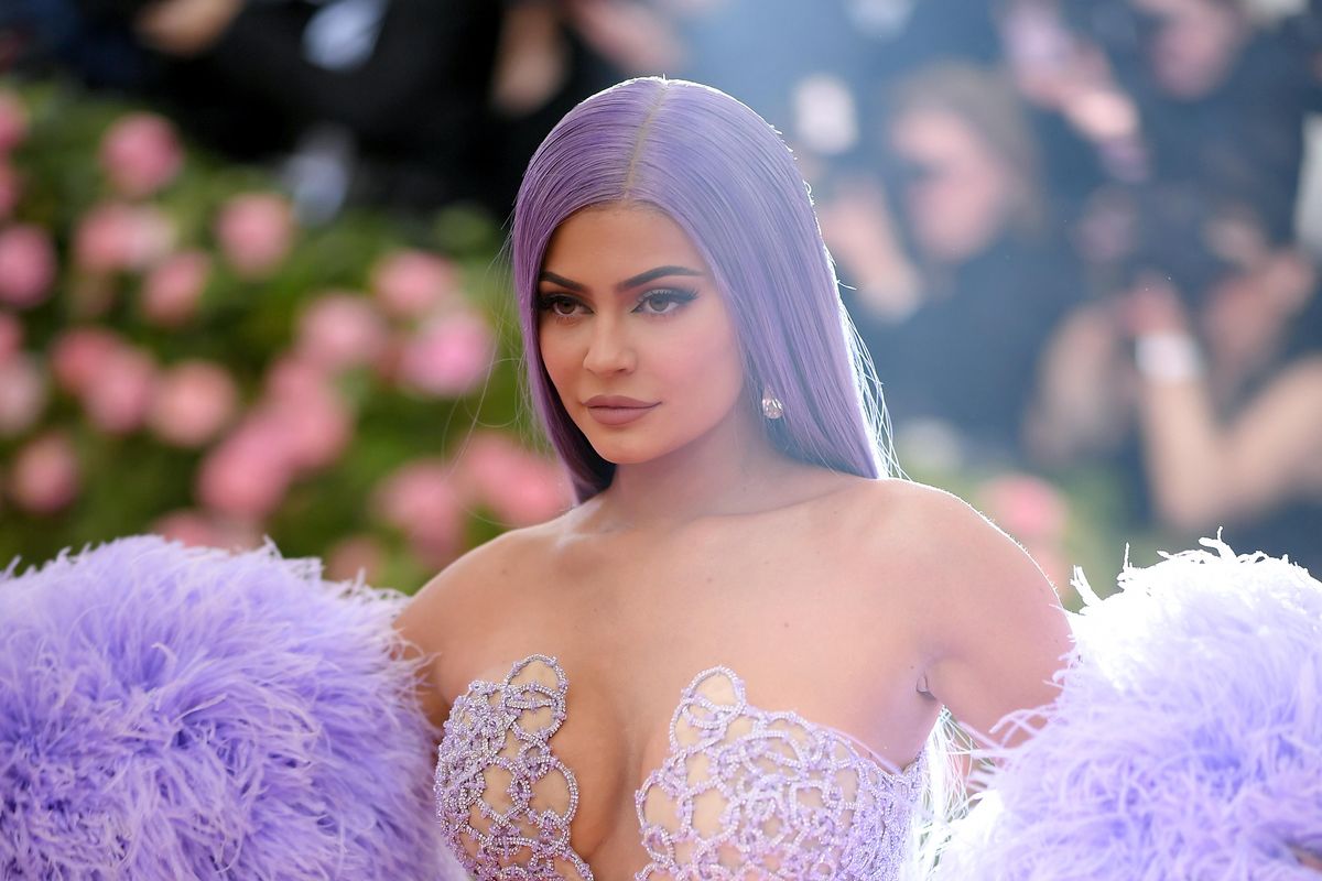 Twitter is hating on Kylie Jenner's GoFundMe plug and we have thoughts