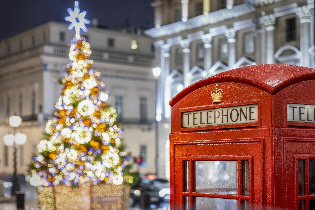 What Christmas traditions does Britain have that America doesn't?